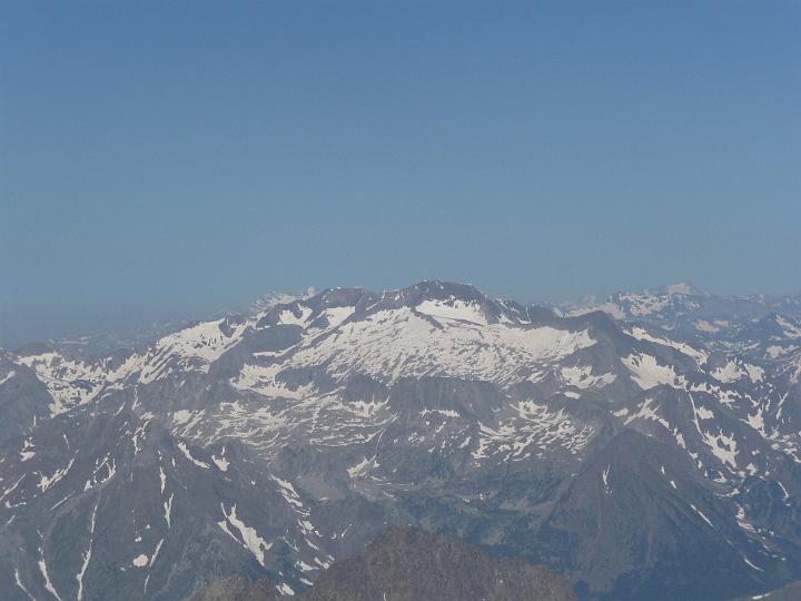 Aneto 065.jpg - Derrière les posets, le Mont Perdu qui dépasse ???